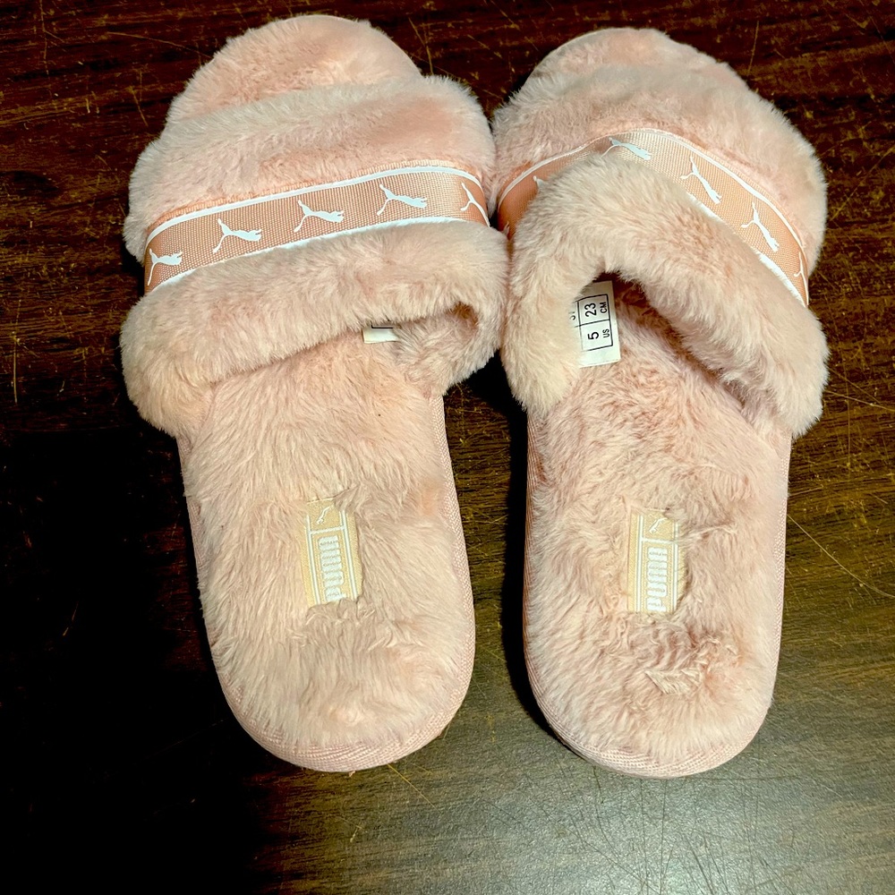 Puma slippers. Pink. Size 5. Never worn.